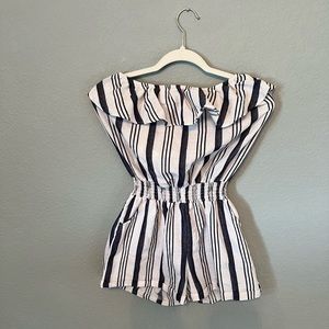 Super cute sleeveless romper - Large